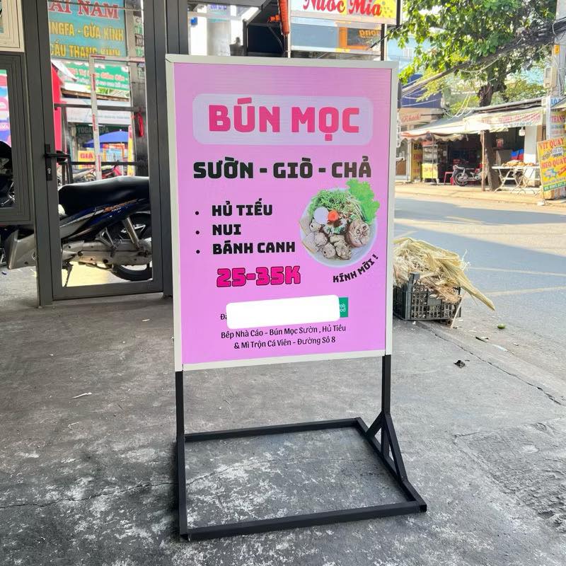 biển quảng cáo bạt có chân sắt