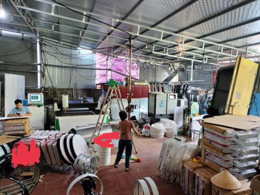 biển quảng cáo mica hút nổi