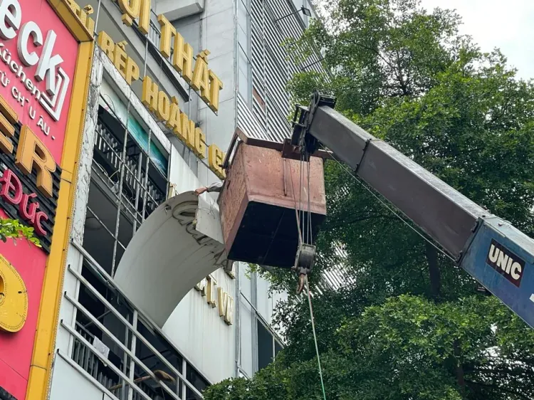 dịch vụ tháo biển quảng cáo giá tốt