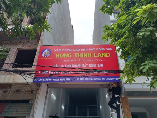 lắp đặt biển bạt khung sắt