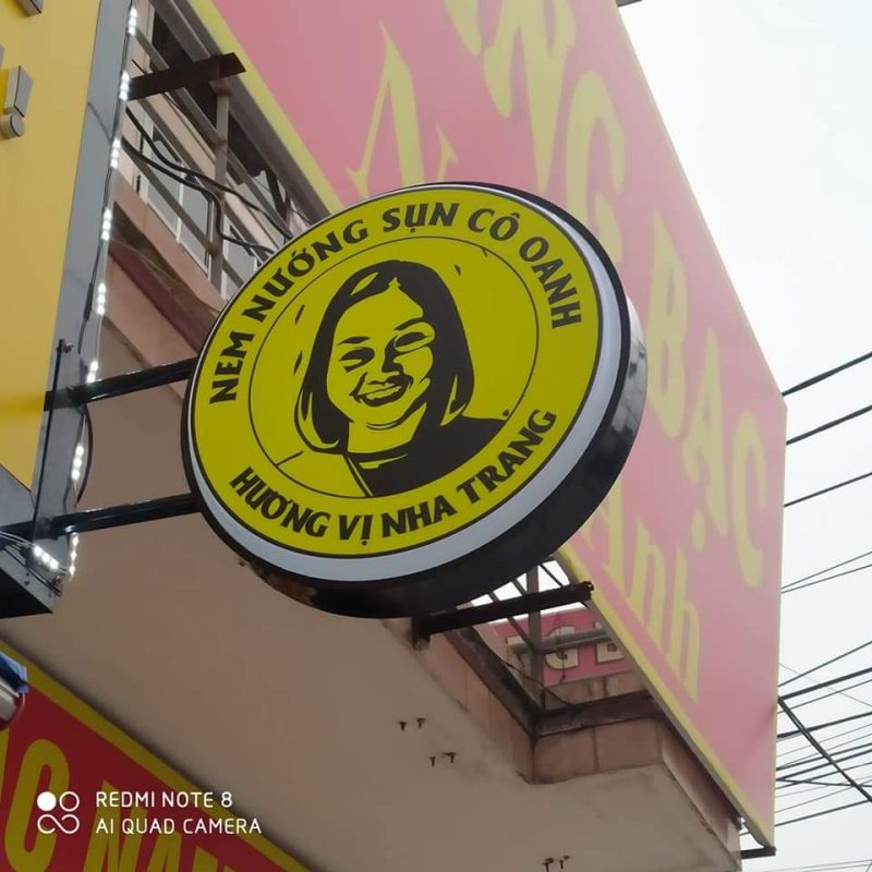 mẫu biển vẫy mica quảng cáo