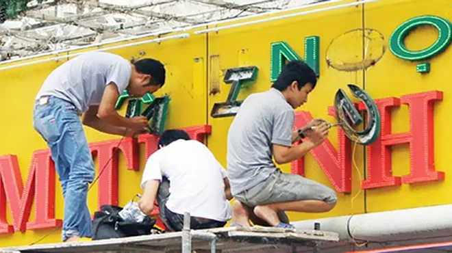 thi công sửa chữa biển quảng cáo